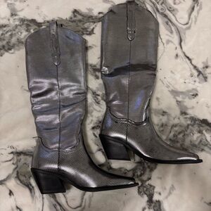 🤠BILLINI SILVER COWBOY BOOTS